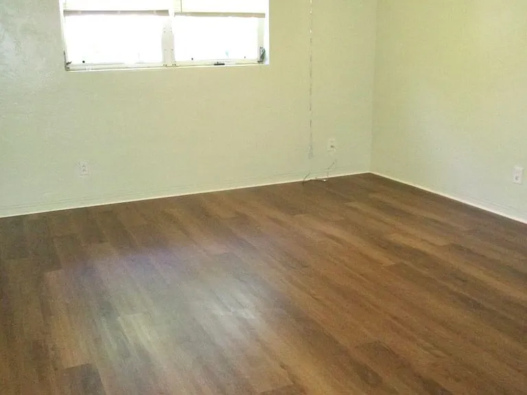 802 Lewis Dr — Photo 4
