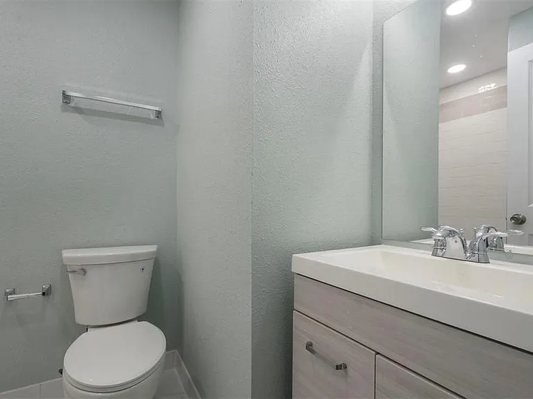 1184 Woodman Way — Photo 10
