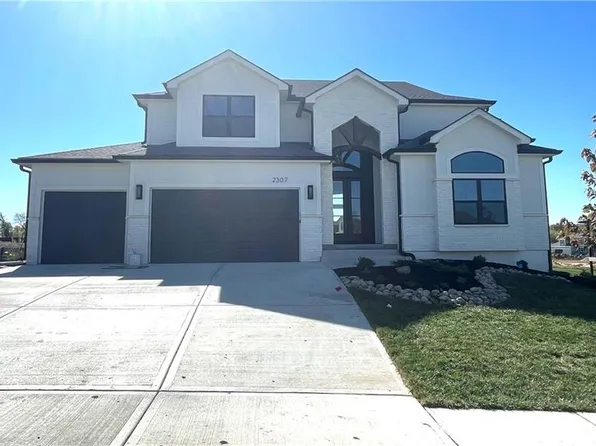2307 SW Serena Pl, Lees Summit, MO 64082