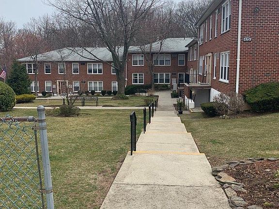 2nd image of 475 Armstrong Ave APT H3