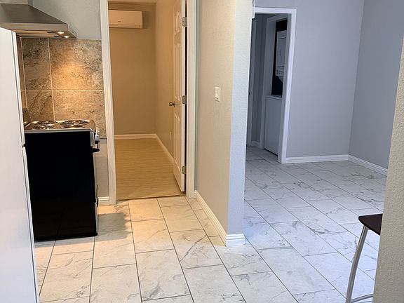 5th image of 4205 Laurel Hill Dr