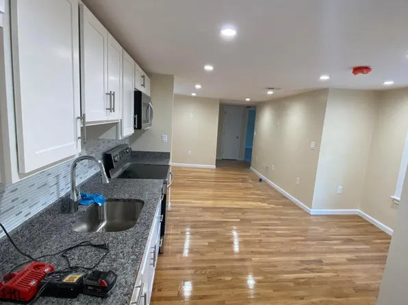 9 Oxford St, Lynn, MA 01902