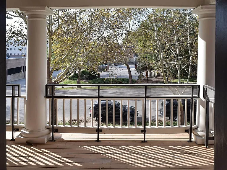 The Colonnades — Photo 105