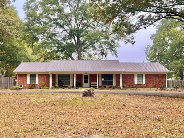 240 McDowell St, Doyline, LA 71023