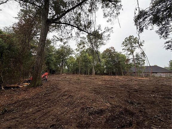 3rd image of 1310 S Range Rd