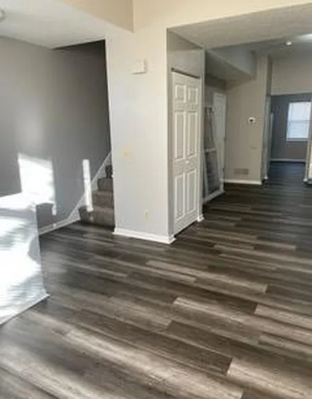 300 26th Ave N — Photo 1