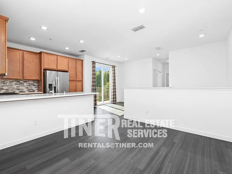 4152 Rotor Ln — Photo 9