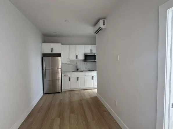2425 SW 6th St, Miami, FL