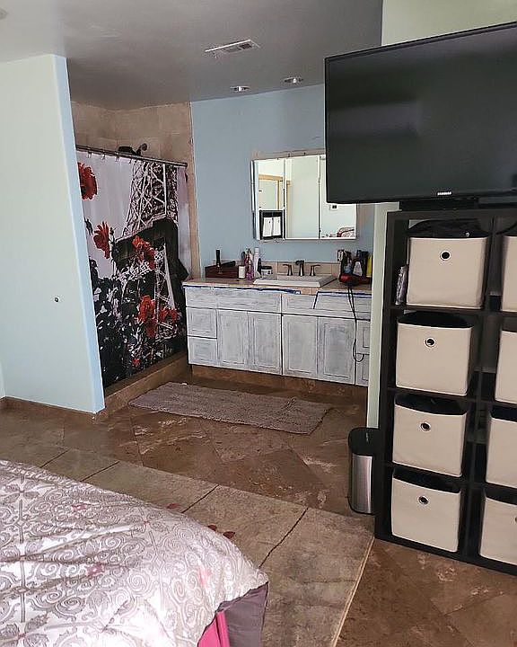 1st image of 52448 Avenida Navarro