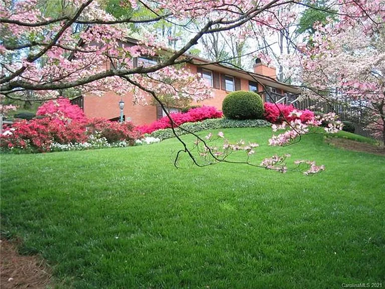 321 Beaverdam Rd — Photo 4