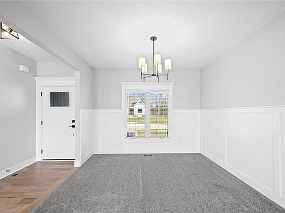 4th image of 2122 Crooked Creek Dr