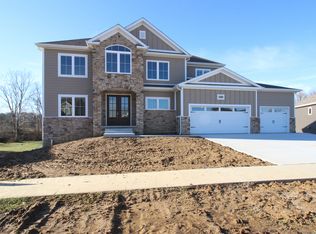 5206 Stonehaven Ln, Columbus, IN 47201