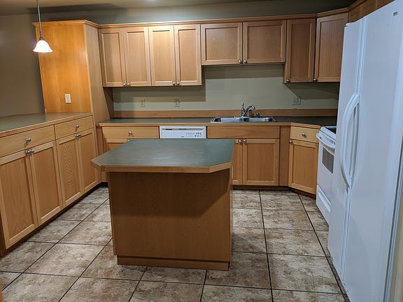 2nd image of 1055 Isaacs Ave #B