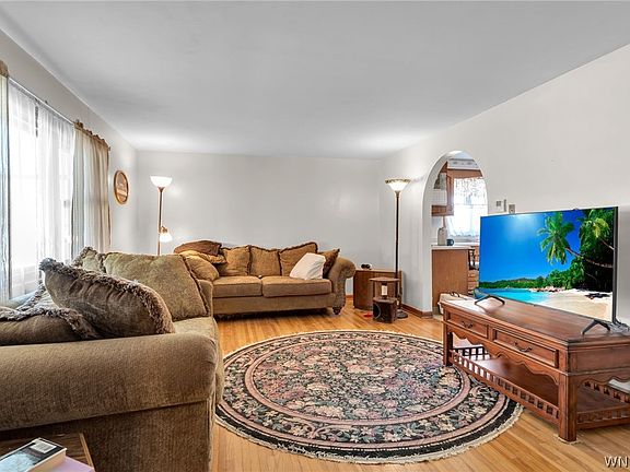 4th image of 235 Atlantic Ave