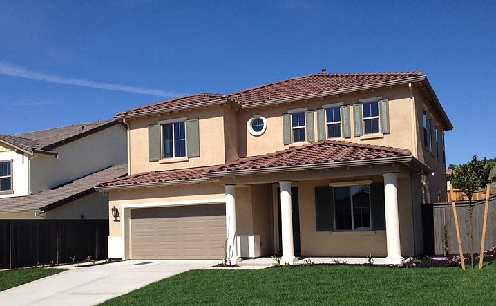 3033 Ferncliff Way