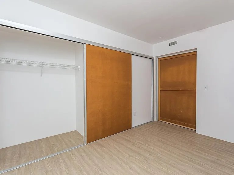 2225 Hyperion Ave #B — Photo 9