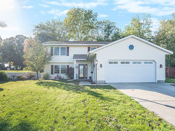 2nd image of 2801 Vistaview Dr NW
