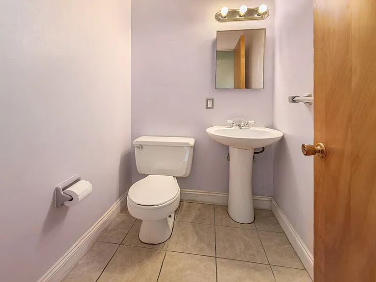 522 Ventura Ct — Photo 15