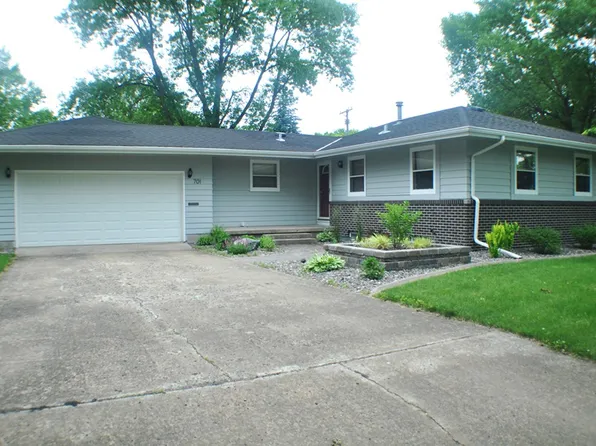 701 S 13th St, Montevideo, MN 56265