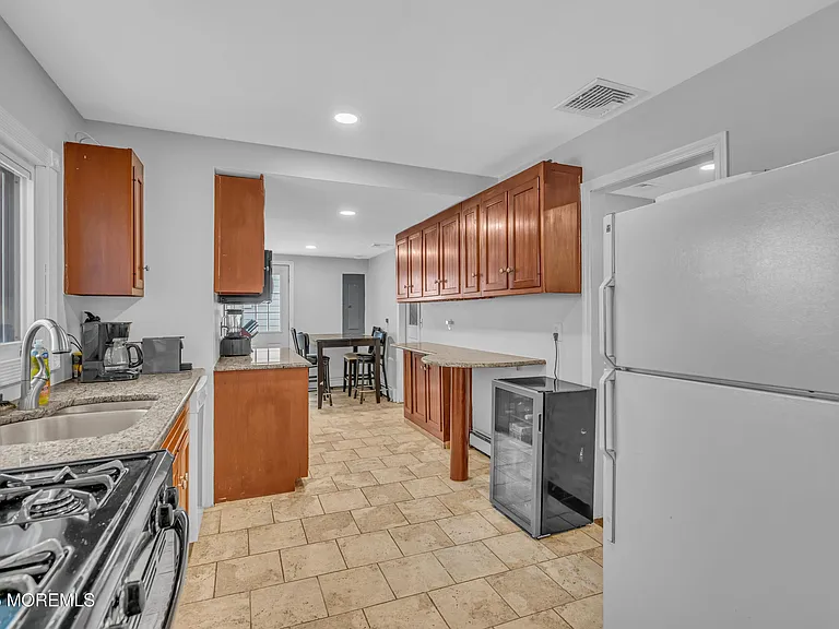 20 Venetian Ct — Photo 12
