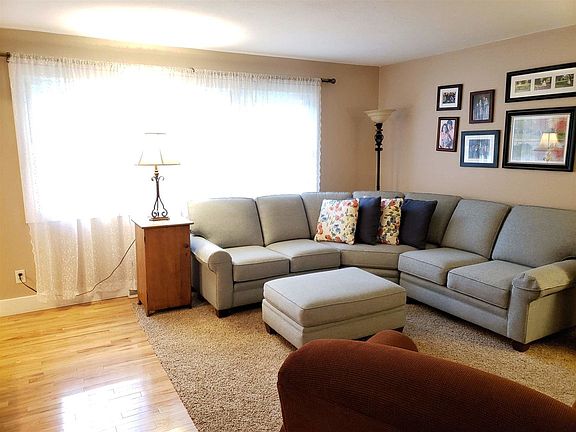 4th image of 52155 Woodridge Dr