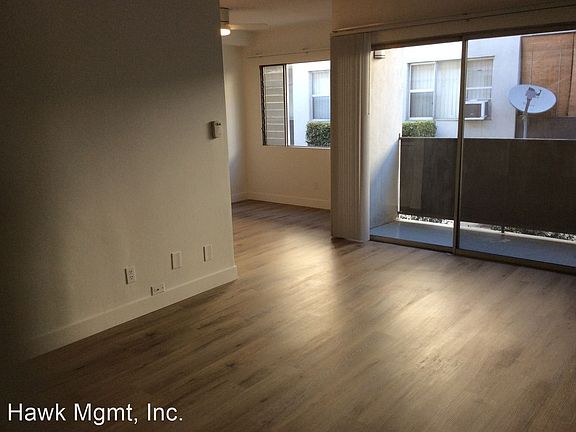 2nd image of 119 N Hillcrest Blvd APT 21