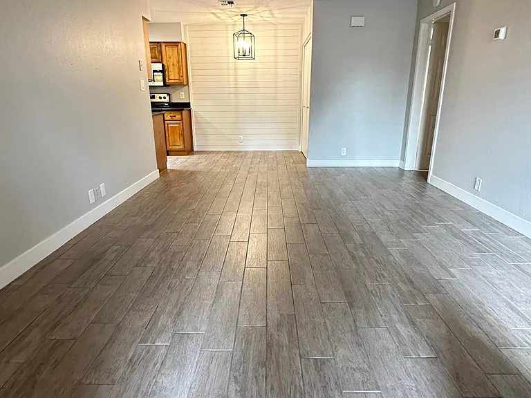 311 W Blackhawk Dr #6 — Photo 4