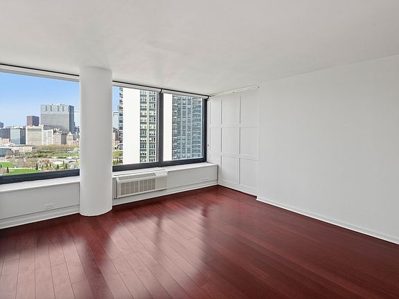 5th image of 155 N Harbor Dr APT 2201