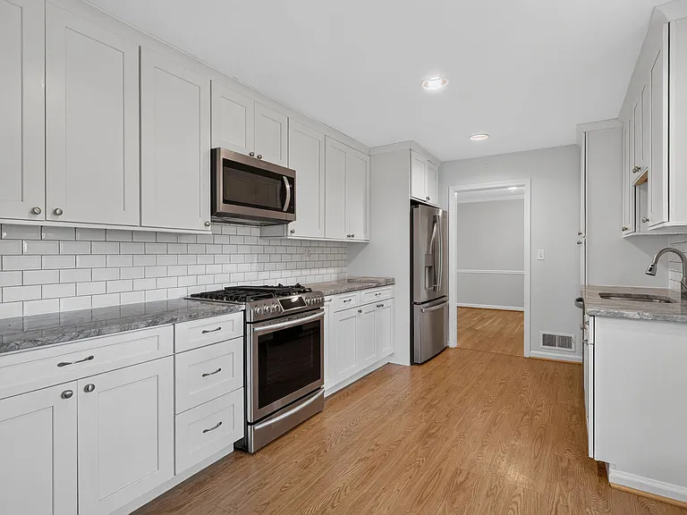 6905 Stonewood Ct — Photo 5