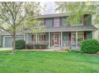 620 S Fox Ridge Dr, Raymore, MO 64083