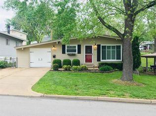 317 Saint Lawrence Dr, Ballwin, MO