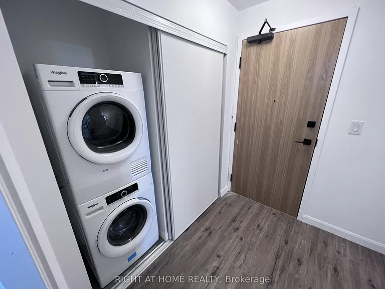 7 Erie Ave #711 — Photo 26