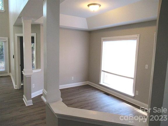 4th image of 217 Lakeview Dr