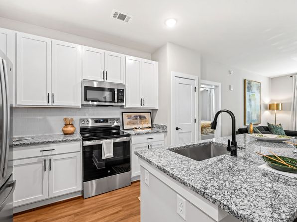 120 Rockberry Way #304