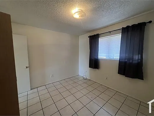 545 Palomas Dr SE #B — Photo 15