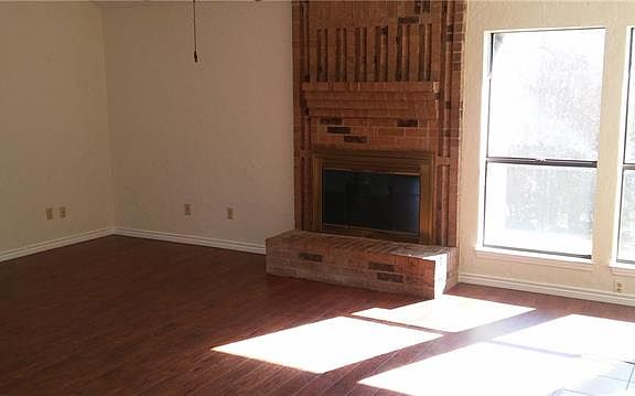 2nd image of 313 SW Alsbury Blvd