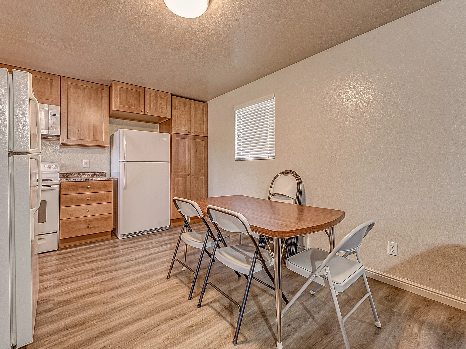 6 bed, 1200 sqft, $505 — Photo 2