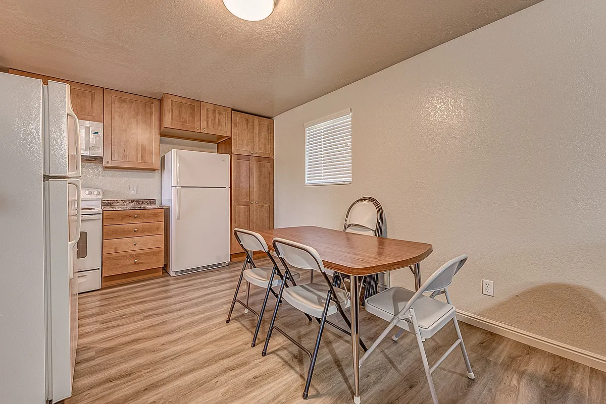 Building Photo - 553 N 700 E #2