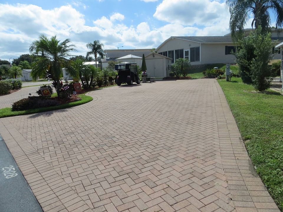 1st image of 2528 Saint George Dr