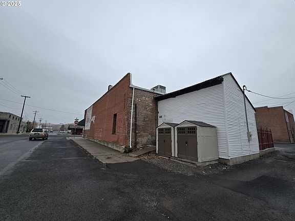 3rd image of 206 S Main St