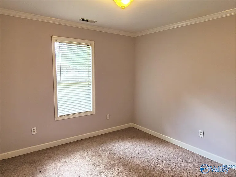 144 Oakcrest Rd — Photo 9