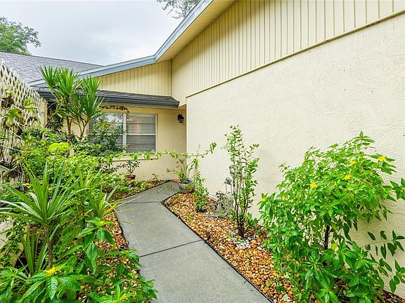 3rd image of 1944 ELAINE DRIVE #1944