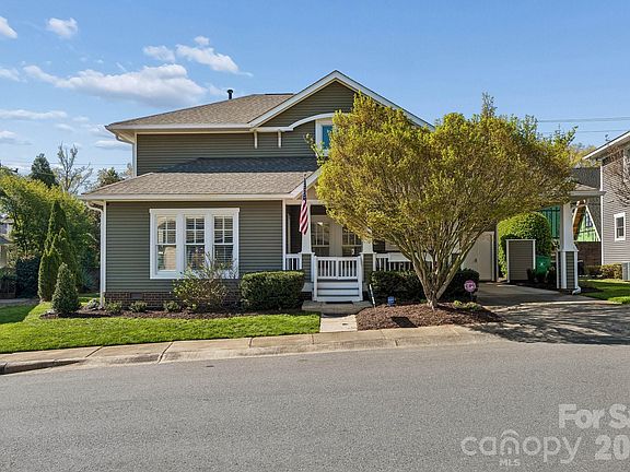2nd image of 628 Olmsted Park Pl