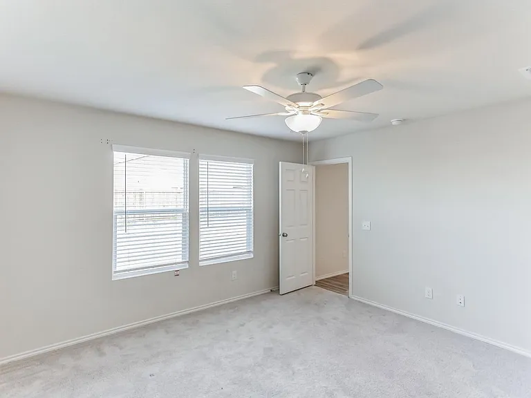16009 Wanderer Ln — Photo 13