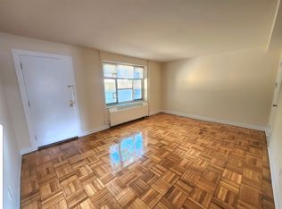 197-50 Peck Ave #G, Fresh Meadows, NY 11365