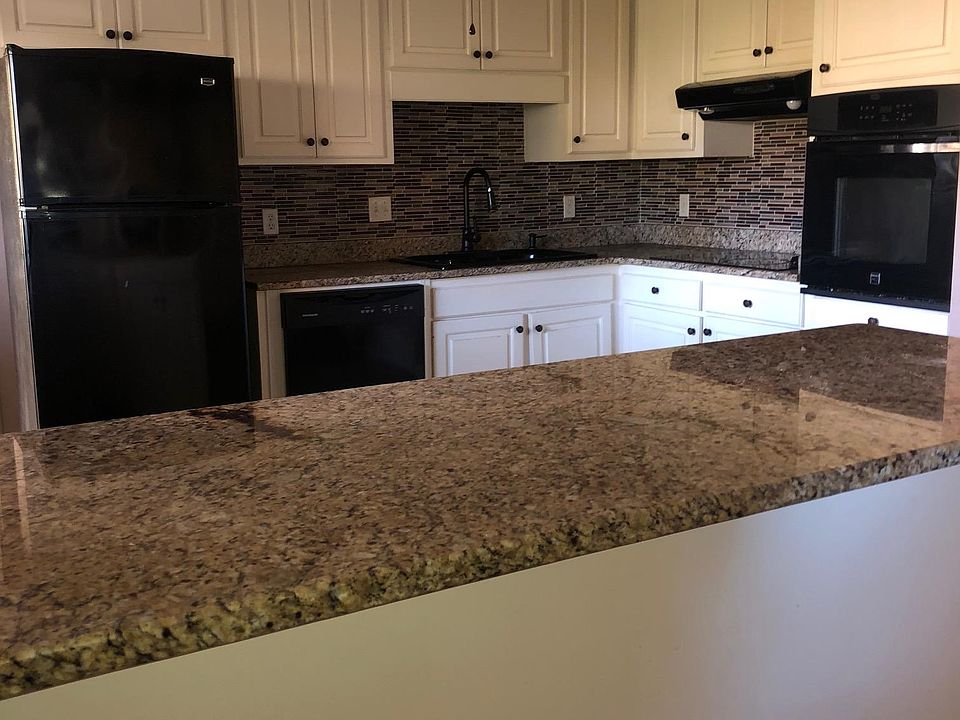 2nd image of 2803 Laredo Dr