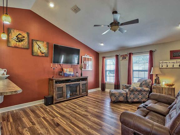 5th image of 37 Hemlock Way