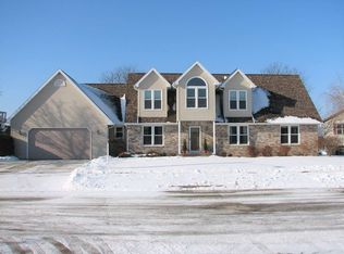 2717 Southbreeze Ct, Kaukauna, WI 54130