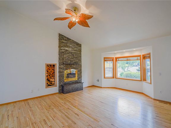 4th image of 2224 108th Ave SE