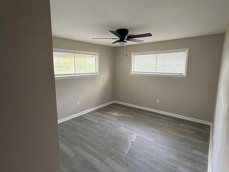 228 Catalina Cir — Photo 6